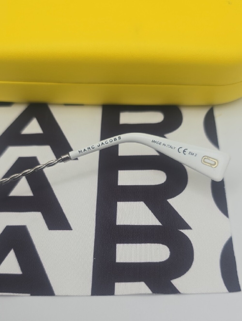 Marc Jacobs Silver Gradient Round Chain Cat-Eye Sunnies (FULL INC)(NWOT)🩶 - Picture 7 of 9
